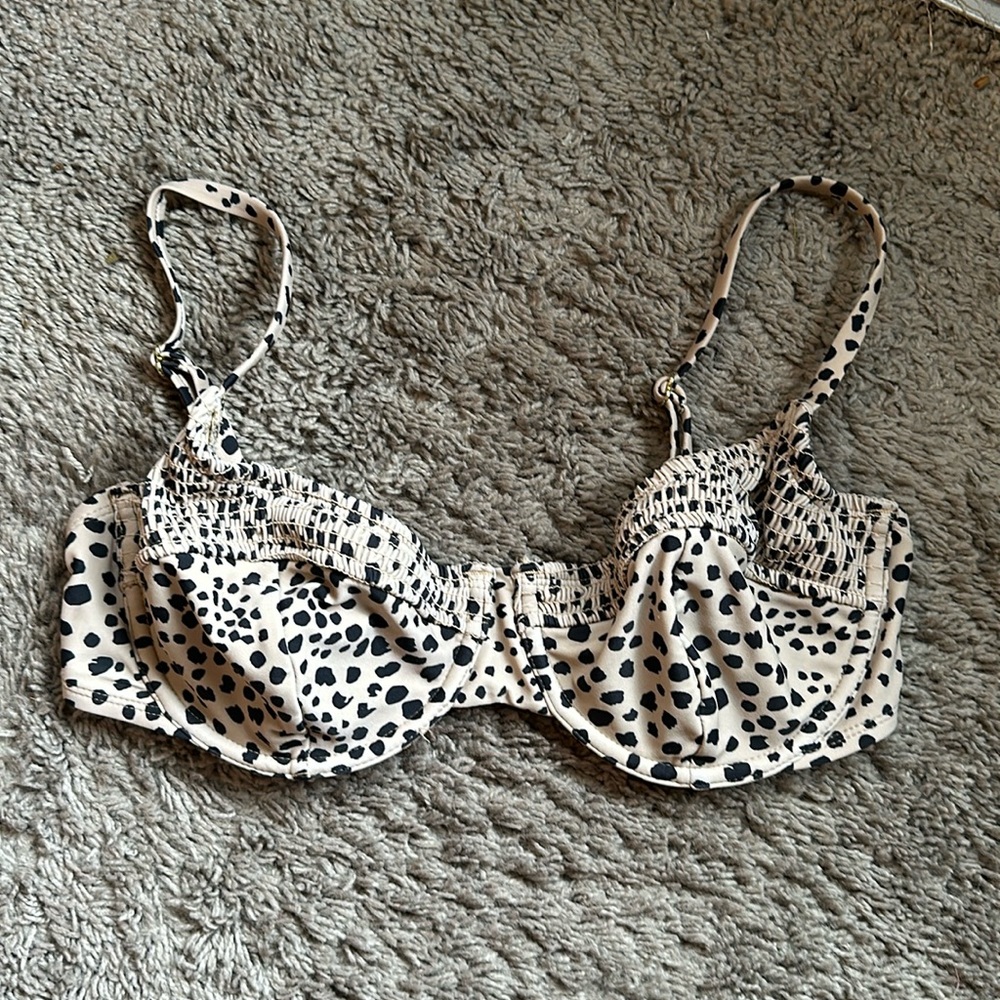 💛5 for $8 Leopard print bathing suit top